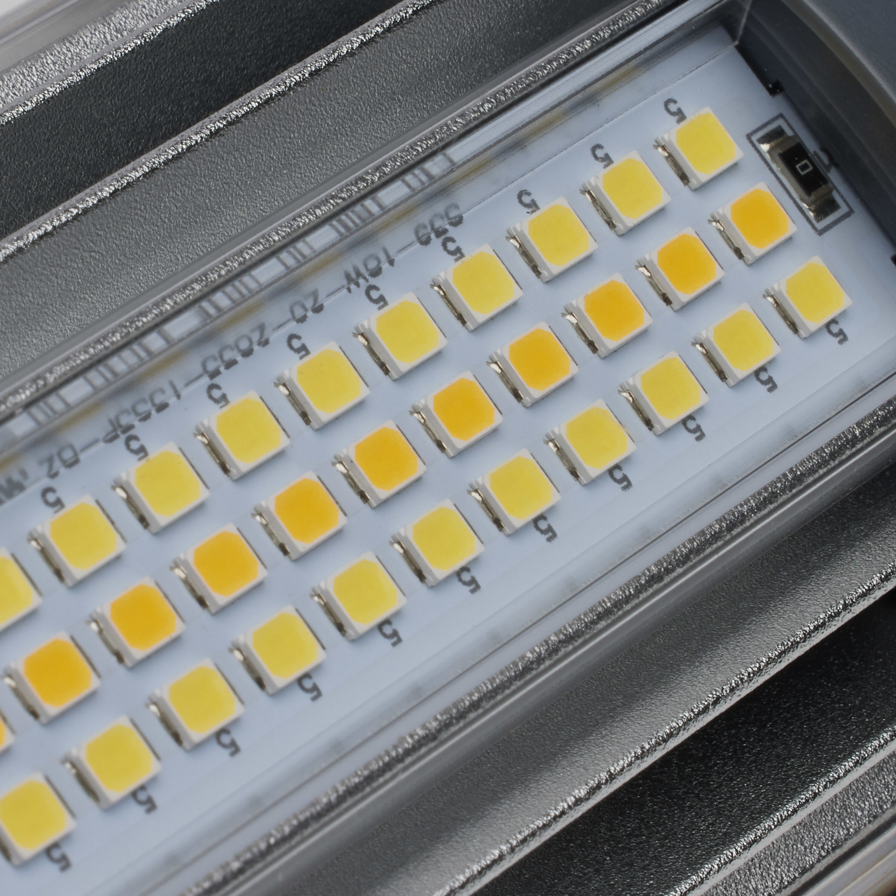 Lumos LED Medium 18 watt 277-347 3000K/4000K/5000K HID Replacements, HID Replacements