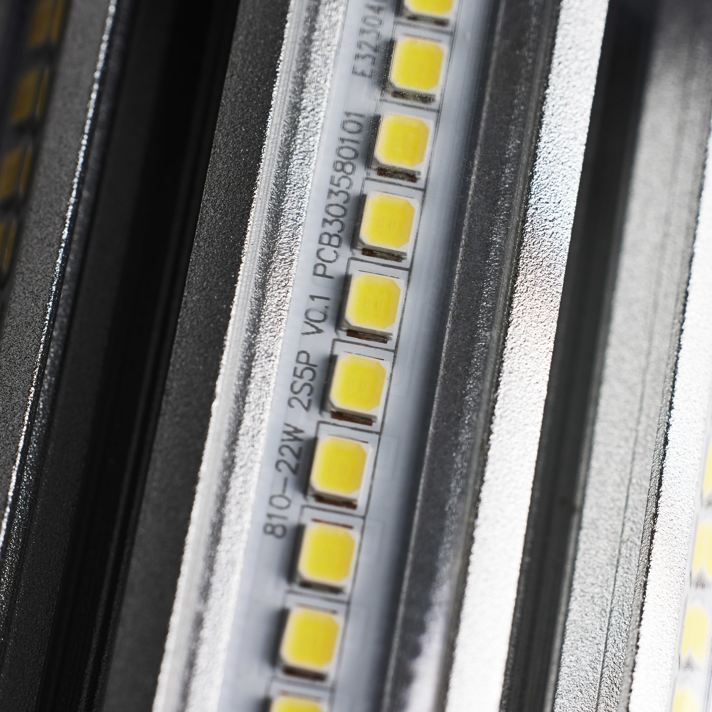 Hi-Pro LED Medium 22.00 watt 5000K HID Replacements